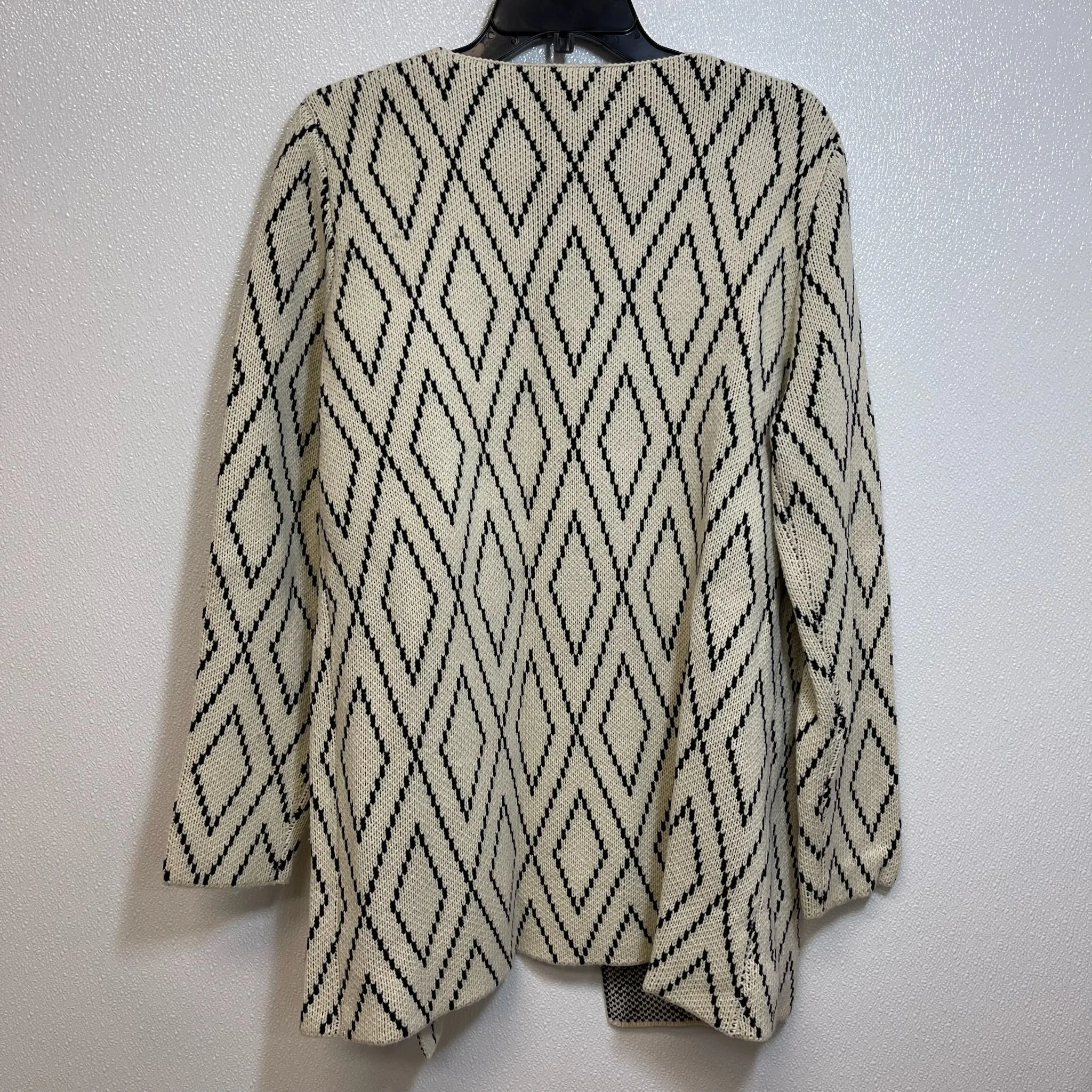 Cardigan By Clothes Mentor In Print, Size: L