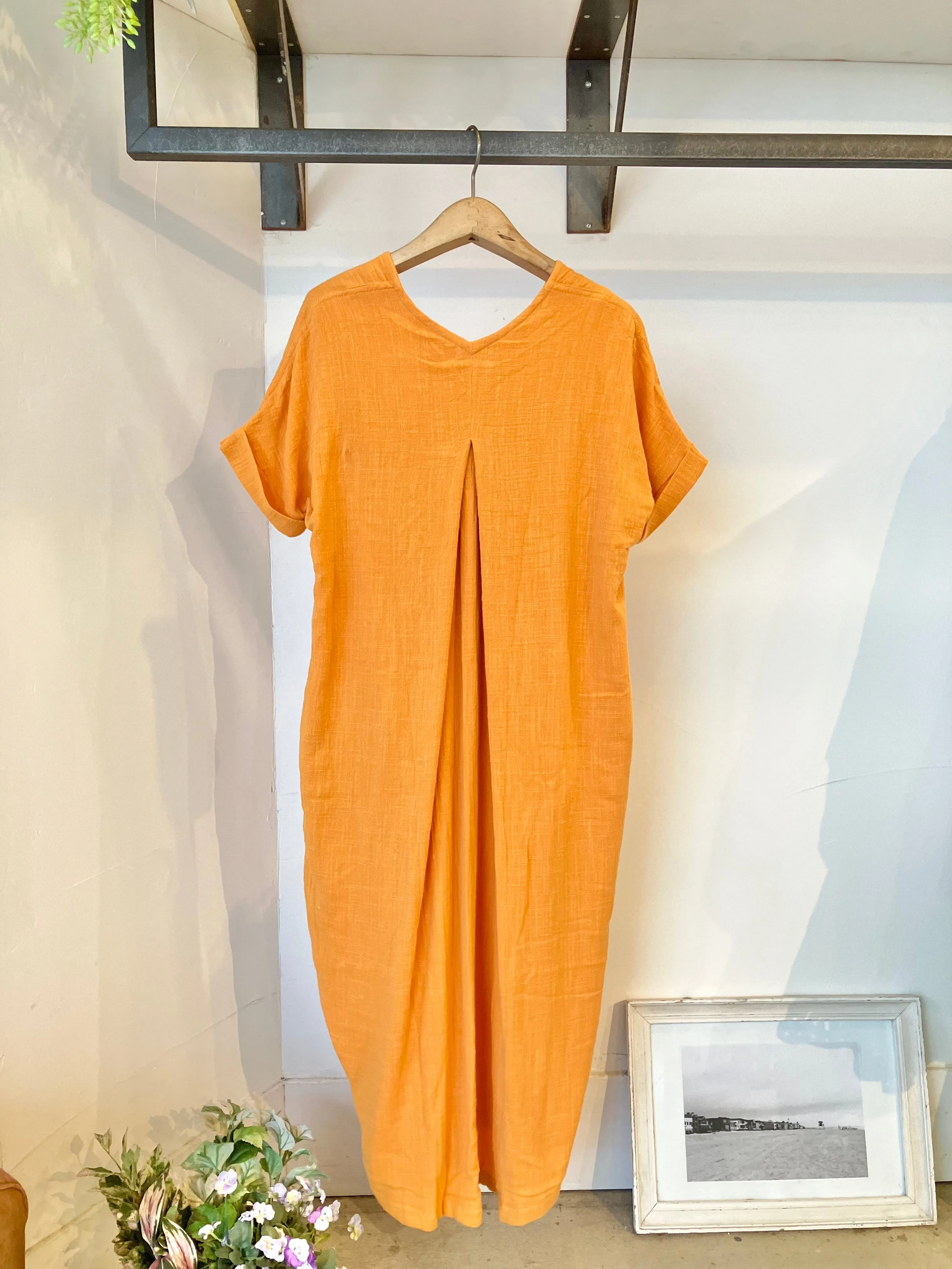 LIMITED Edition 
V NECK RELAX LONG DRESS FOLDED SLEEVE